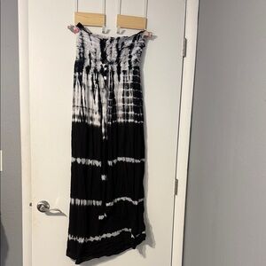 Pineapples boutique Black and White Tie-Dye Maxi Dress